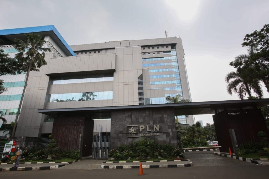 Pemerintah Pertahankan Tarif Listrik Triwulan IV 2024 Demi Daya Beli Masyarakat 12 Gedung PLN Kantor Pusat di daerah Kebayoran Baru, Jakarta Selatan.
