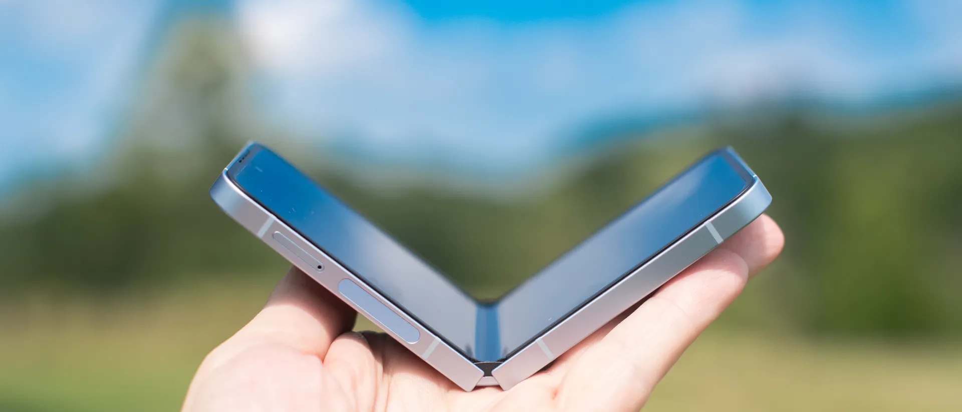 Eksplorasi Kreativitas dengan Galaxy Z Flip6: 3 Ide Konten Unik untuk Media Sosial 11 Samsung Galaxy Z Flip 6 techtimes