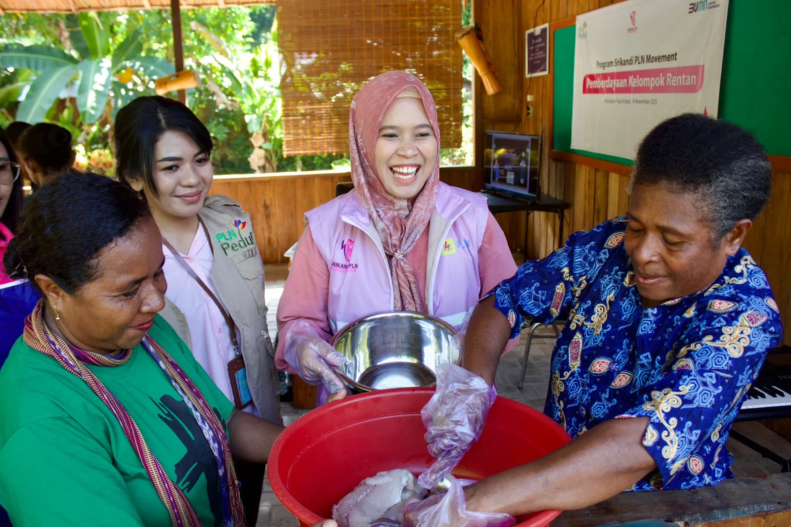 Women Support Women, Begini Cara PLN Bantu Perempuan Rentan 10 Women Support Women,Srikandi Movement