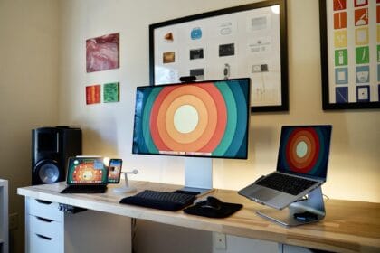 Ekosistem Apple Desk Setup