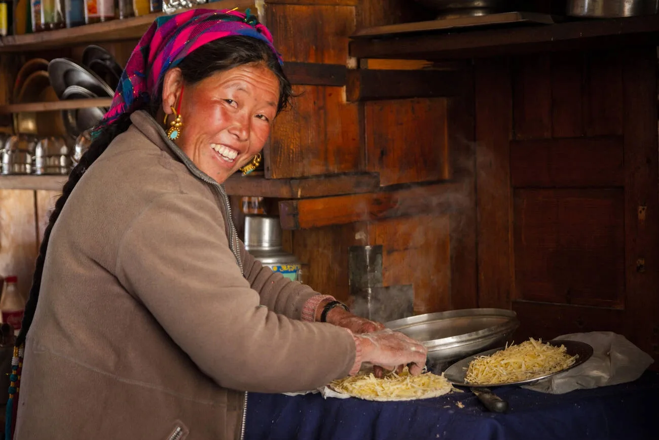 Wanita Tibet: Fakta Menakjubkan Kehidupan di Ketinggian 4 Ribu Meter 12 wanita tibet