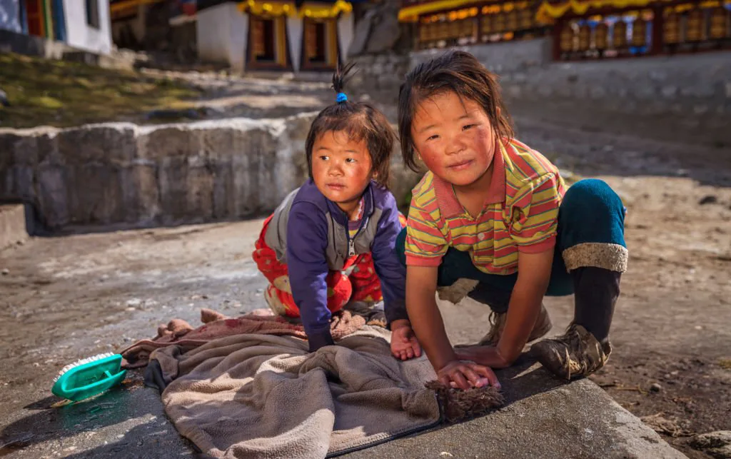 Wanita Tibet: Fakta Menakjubkan Kehidupan di Ketinggian 4 Ribu Meter 14 wanita tibet