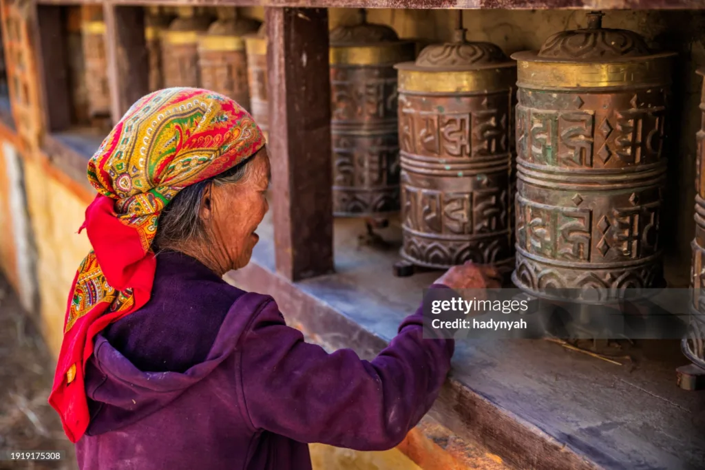 Wanita Tibet: Fakta Menakjubkan Kehidupan di Ketinggian 4 Ribu Meter 13 wanita tibet