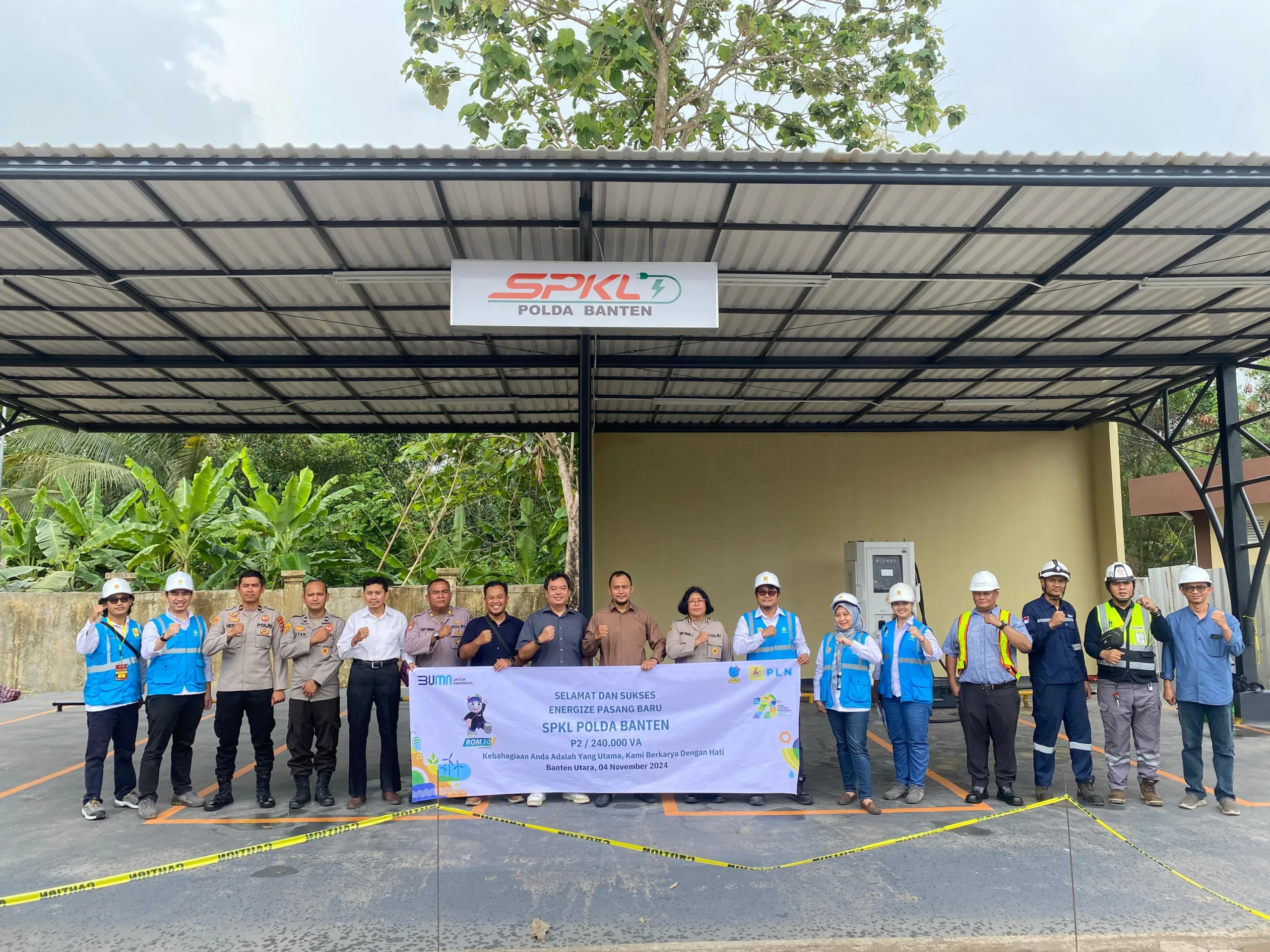 PLN dan Polda Banten Pacu Ekosistem Kendaraan Listrik dengan 2 SPKL Baru! 10 PLN dan Polda Banten Pacu Ekosistem Kendaraan Listrik dengan 2 SPKL Baru!
