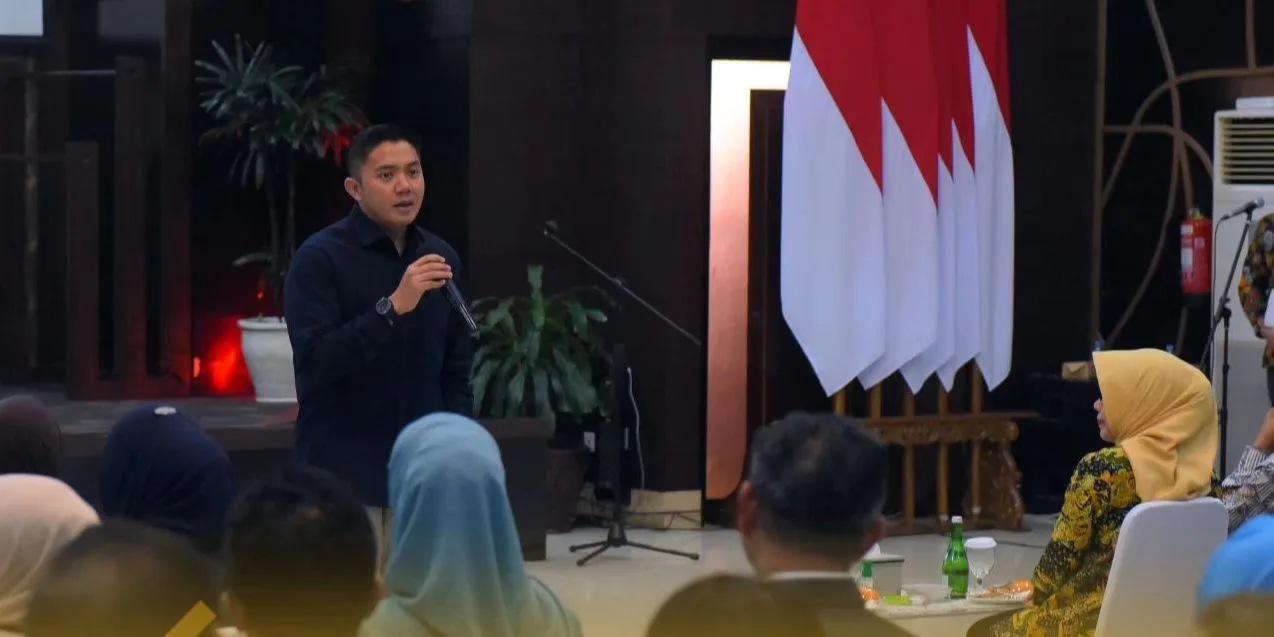 7 Pelajaran Hidup dari Sosok Mayor Teddy: Kepemimpinan, Loyalitas, dan Keteguhan Hati 12 Tanpa loyalitas, nggak ada yang mau berjuang keras untuk tim. Itu kenapa, Mayor Teddy bisa jadi contoh tentang bagaimana loyalitas memperkuat sebuah organisasi.