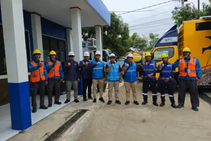 Tim siaga PLN UID Banten yang siap siaga pada kegiatan Hari Peduli Sampah Nasional (HPSN) 2025 dan Aksi Seruni untuk Bersih Negeri, Selasa (04/02).