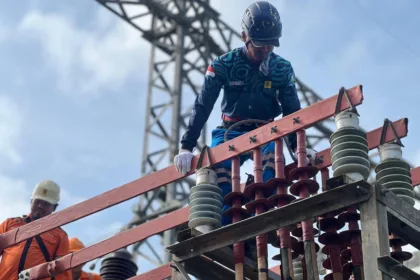 - Sepanjang 2024, PLN berhasil menurunkan rata-rata durasi gangguan kelistrikan hingga 18 menit per pelanggan per tahun serta mengurangi rata-rata frekuensi gangguan dari 4,27 kali menjadi 3,23 kali per pelanggan per tahun.