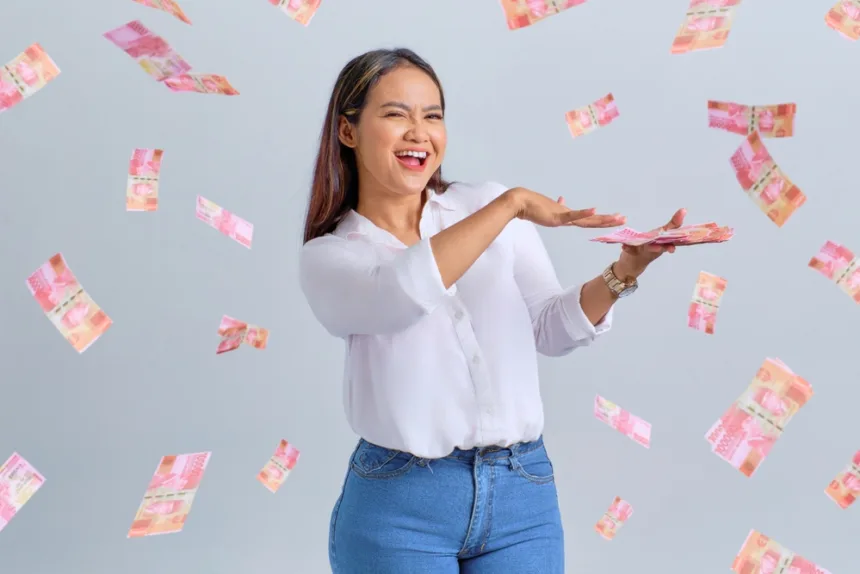 Apakah semua orang bisa kaya? Pertanyaan ini sering muncul dalam benak banyak orang. Seiring dengan berkembangnya zaman, banyak orang yang ingin mengetahui rahasia menuju kekayaan.