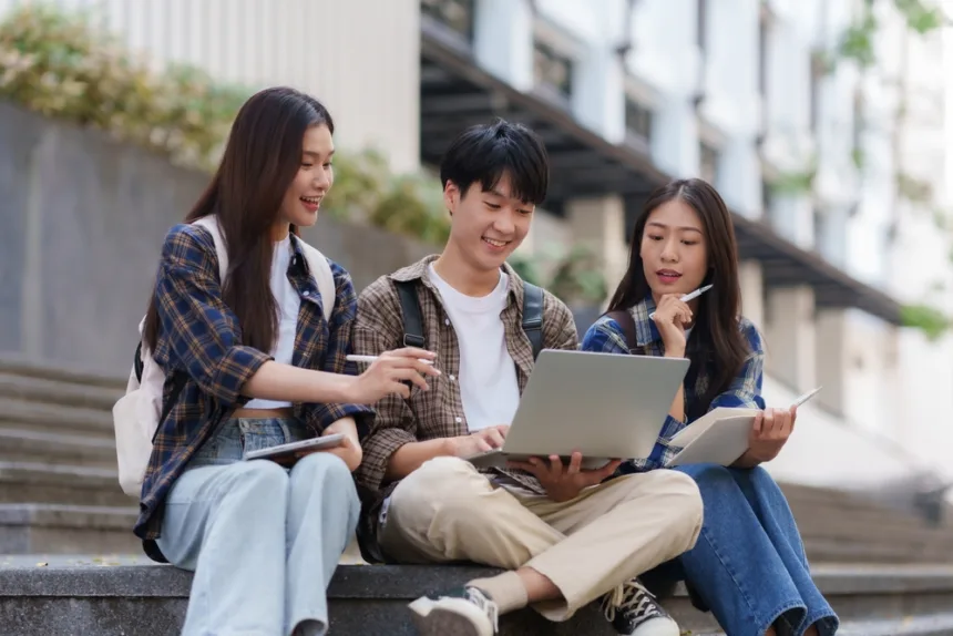 Memilih laptop yang tepat bisa jadi tantangan, terutama bagi pelajar dan mahasiswa yang membutuhkan perangkat andal untuk belajar serta mengerjakan tugas.