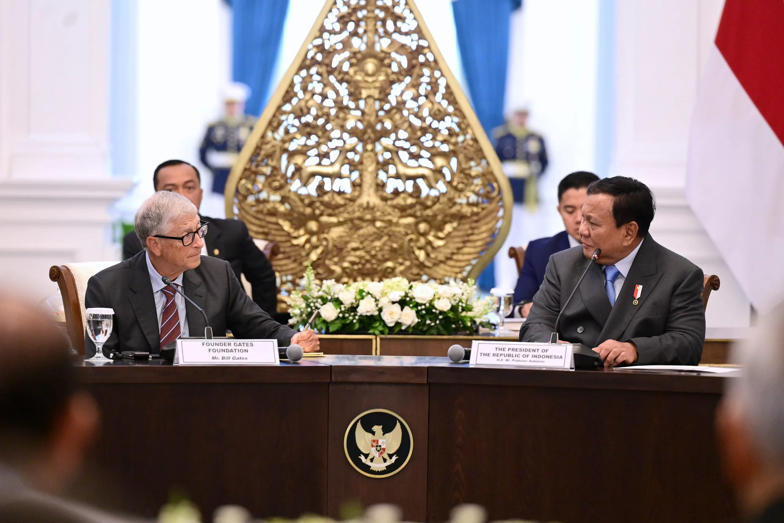 Kembali ke Indonesia, Ini Deretan Kegiatan Bill Gates Selama di Jakarta 10 Presiden Republik Indonesia, Prabowo Subianto, menerima kunjungan kehormatan tokoh filantropi dunia sekaligus pendiri Gates Foundation, Bill Gates, di Istana Merdeka, Jakarta, pada Rabu, 7 Mei 2025. Foto: BPMI Setpres/Muchlis Jr