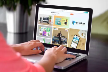 untuk profesi-profesi baru seperti content creator, virtual assistant, prompt engineer, game developer, atau social media manager, portofolio bukan cuma pelengkap—tapi syarat utama.