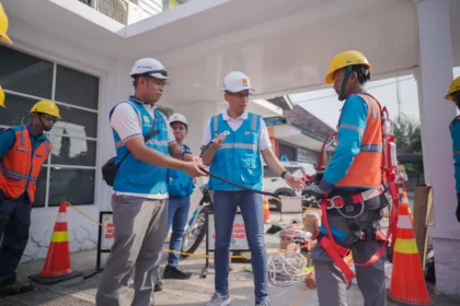 Petugas PLN pastikan listrik andal Idul Adha di Banten 2025