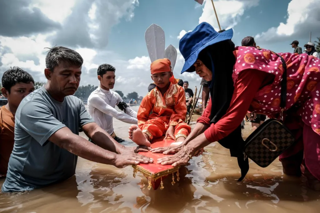 Lebih dari Sekadar Lomba Dayung: Sejarah dan Budaya Pacu Jalur dari Riau 13 Pacu Jalur