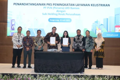 PLN UID Banten menandatangani PJBTL dan PKS dengan pelanggan industri besar di Banten, memperkuat layanan listrik andal, efisien, dan ramah lingkungan.