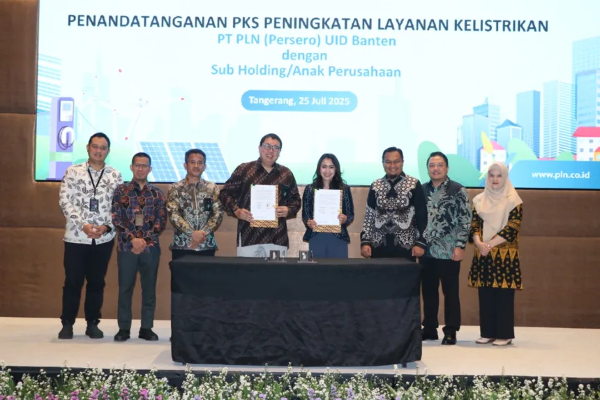 PLN UID Banten menandatangani PJBTL dan PKS dengan pelanggan industri besar di Banten, memperkuat layanan listrik andal, efisien, dan ramah lingkungan.