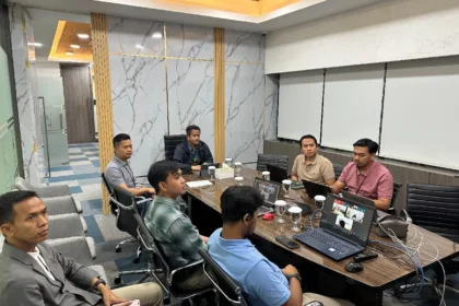 "Suasana koordinasi PLN UID Banten bersama Ombudsman Republik Indonesia secara daring, membahas peningkatan kualitas layanan kelistrikan dan penyelesaian pengaduan pelanggan, di Kantor PLN UID Banten, Rabu (6/8/2025)."
