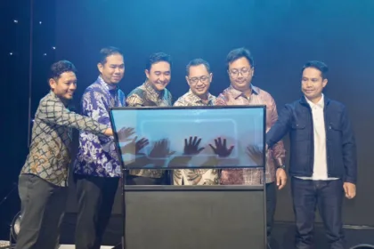 Melihat kebutuhan itu, PLN meluncurkan Home Charging Services (HCS) Ultima, versi terbaru layanan pengisian daya kendaraan listrik (EV) di rumah.