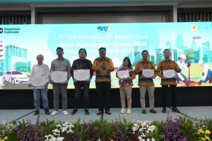 Pada sesi Awarding Customer, PLN UP3 Banten Utara memberikan Apresiasi kepada para pelanggan terpilih atas kontribusi, dukungan, serta kepercayaannya dalam mendukung keandalan pasokan listrik dan pelayanan PLN di wilayah Banten Utara.