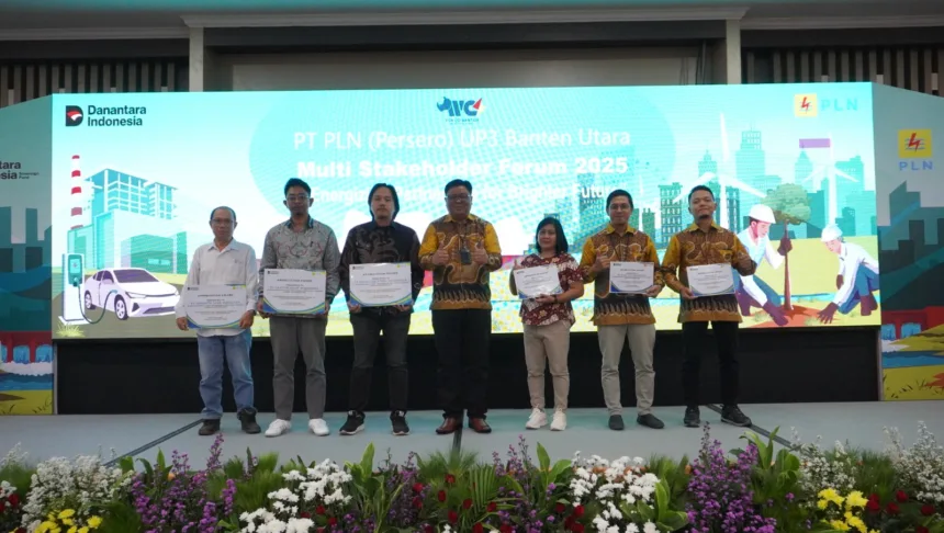 Pada sesi Awarding Customer, PLN UP3 Banten Utara memberikan Apresiasi kepada para pelanggan terpilih atas kontribusi, dukungan, serta kepercayaannya dalam mendukung keandalan pasokan listrik dan pelayanan PLN di wilayah Banten Utara.