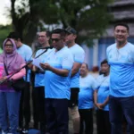 Gubernur Banten Andra Soni melepas secara resmi peserta Lomba Lari Ekbispar Banten 5K 2025 di Kawasan Pusat Pemerintah Provinsi Banten (KP3B), Curug, Kota Serang, Minggu (9/11/2025).