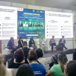 Direktur Teknologi, Engineering, dan Keberlanjutan PLN, Evy Haryadi (kedua dari kanan), berbicara pada sesi diskusi Scaling-Up Carbon Markets: Opportunities for Global Collaboration di Paviliun Indonesia, COP30 Belém, Brasil, 11 November 2025. (Dok. PLN)