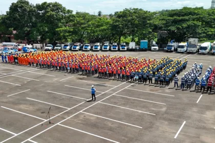 PLN UID Banten menggelar Apel Siaga Kelistrikan Nataru 2025–2026 untuk memastikan pasokan listrik Banten tetap aman dan andal selama libur panjang.
