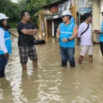 Koordinasi dan edukasi keamanan listrik dilakukan bersama masyarakat yang terdampak banjir, agar aktivitas sehari-hari tetap berlangsung dengan aman.