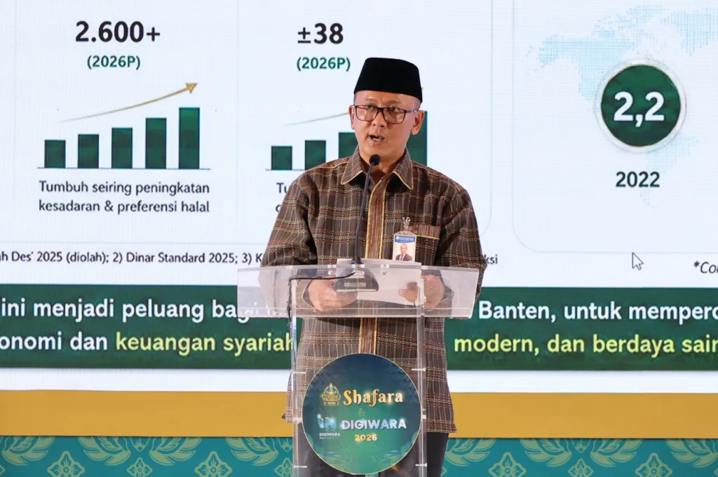 Kepala Perwakilan Bank Indonesia Provinsi Banten, Ameriza M. Moesa, memberikan sambutan di podium pada acara SHAFARA dan DIGIWARA 2026.